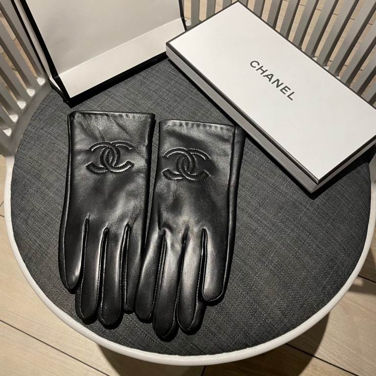 Chanel new women's gloves first-class sheepskin leather leather ultra-thin soft and comfortable show hand-shaped    texture super groupSize average size