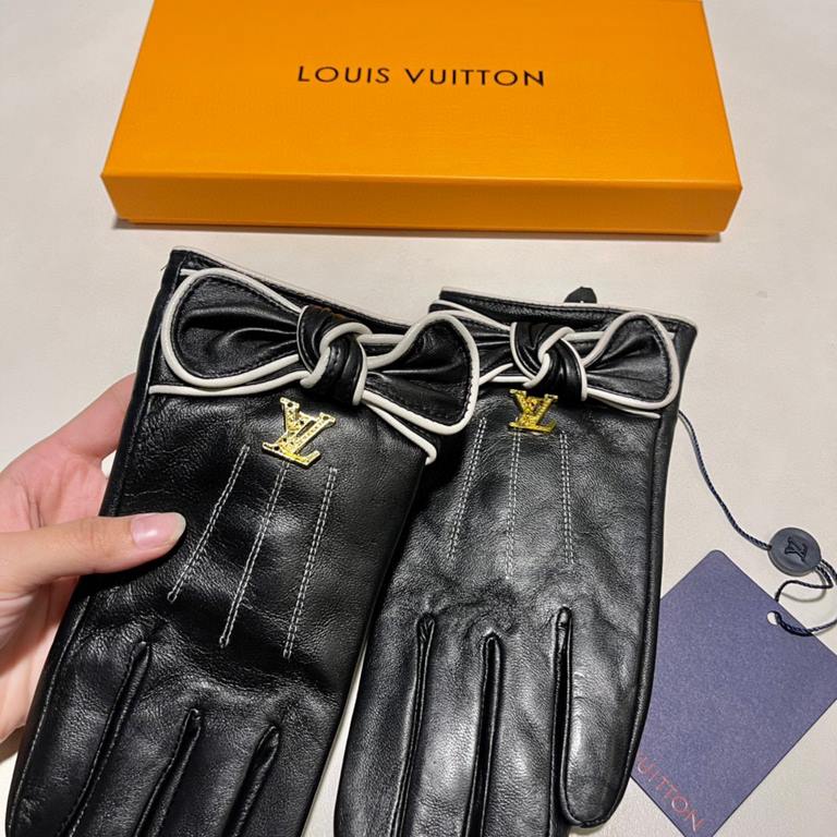 New exclusive first   touch screen gloves LV [original quality] women's new high-grade sheepskin gloves    goddess preferred can not be missed   imported sheepskin Leather is soft and delicate recognized imported sheepsk