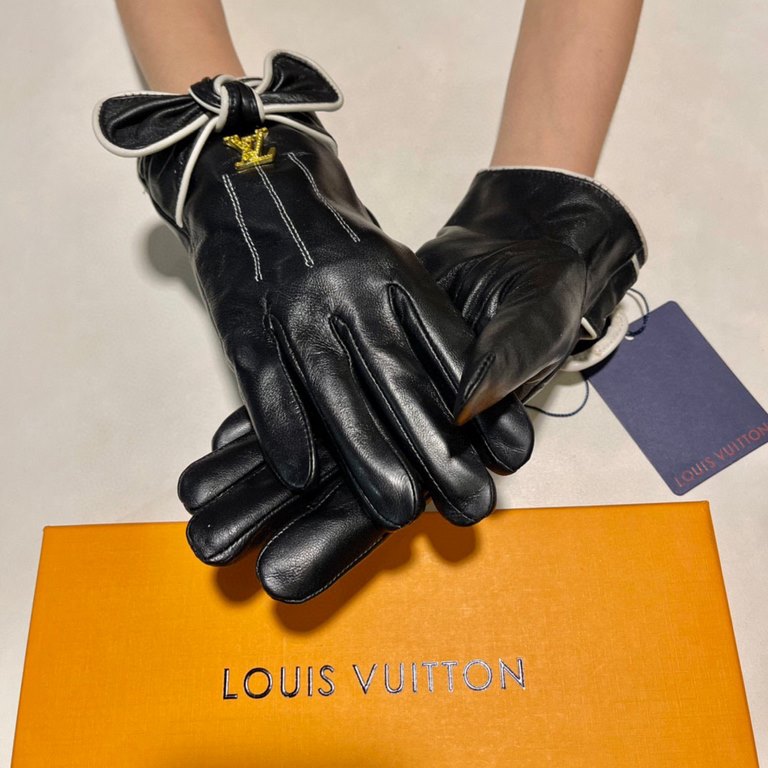 New exclusive first   touch screen gloves LV [original quality] women's new high-grade sheepskin gloves    goddess preferred can not be missed   imported sheepskin Leather is soft and delicate recognized imported sheepsk