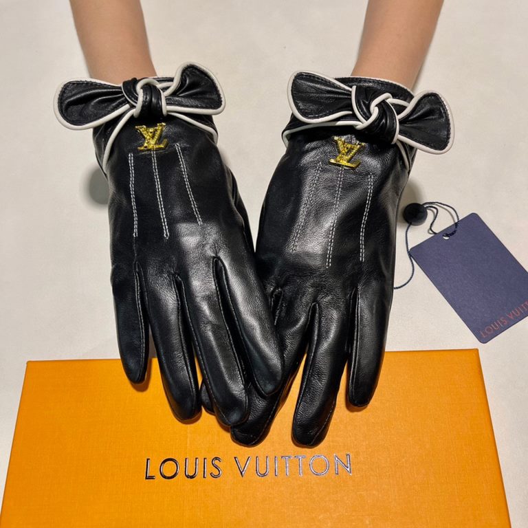 New exclusive first   touch screen gloves LV [original quality] women's new high-grade sheepskin gloves    goddess preferred can not be missed   imported sheepskin Leather is soft and delicate recognized imported sheepsk