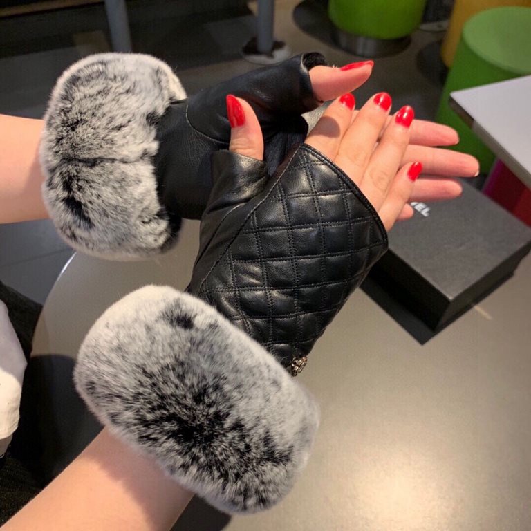 With packaging to run the volumeChanel Chanel 2022 fall and winter short lazy rabbit hair gloves   worth comparing     the same paragraph of different qualities, kill the market poor products, imported a first-class shee