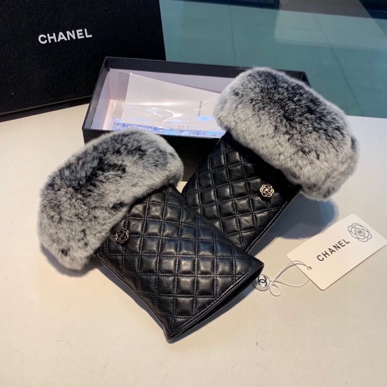 With packaging to run the volumeChanel Chanel 2022 fall and winter short lazy rabbit hair gloves   worth comparing     the same paragraph of different qualities, kill the market poor products, imported a first-class shee