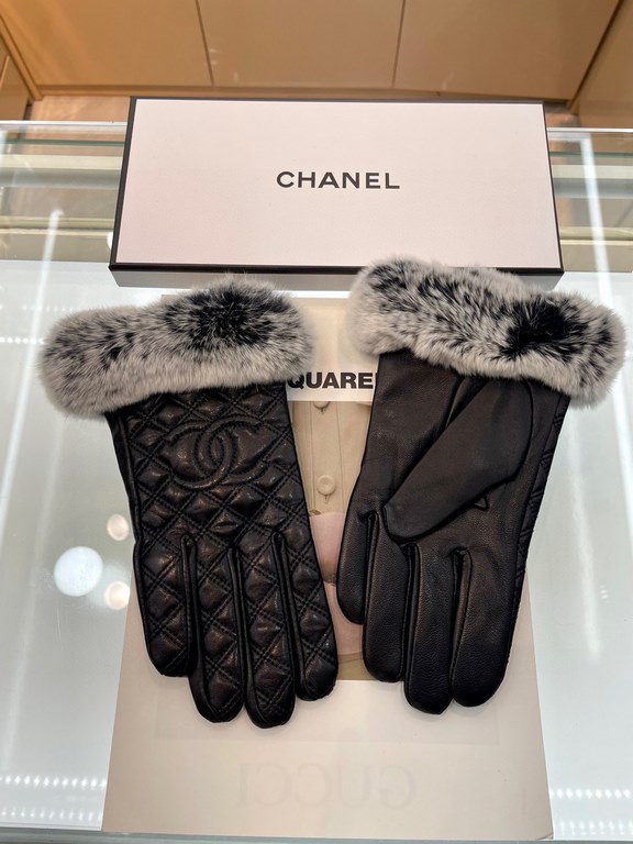 Chanel Chanel's latest embroidered double C big logo Leather using imported Essex skin Spiked with top white level goatskin  lazy rabbit   hair, feel softer and finer glutinous greasy Skin-friendly, warm and better natur