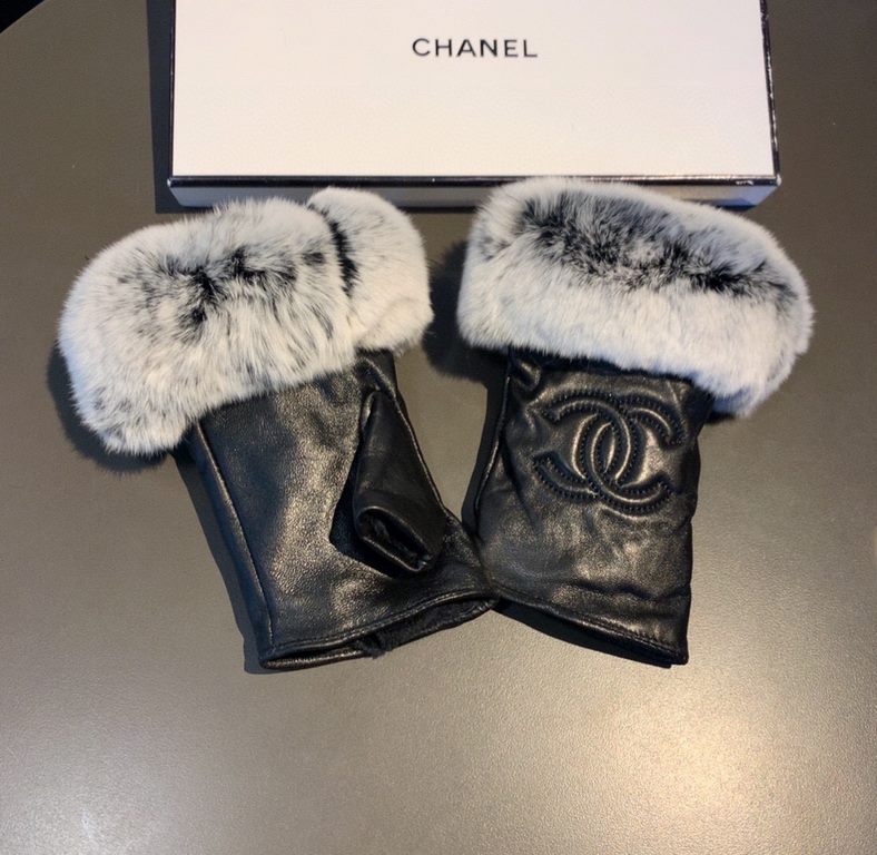 With packagingChanel Chanel 2022 fall and winter short lazy rabbit hair gloves   worth comparing     the same paragraph of different quality, kill the market poor product, imported first-class sheepskin  lazy rabbit hair