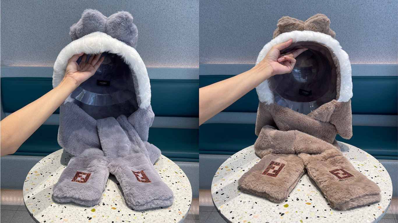 Fendifen fendl fall and winter Korean version of the cute bear scarf gloves hat three-piece set of thickened warm plush scarf ear protection one-piece cap