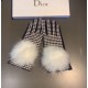 2023 Dior Dior counter new large fox fur ball   wool gloves   fashion gloves, fall and winter warm must-have, padded lining, thousand bird check   on the hand super comfortable and soft,   versatile! With box   average s