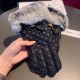 .Chanel Chanel 2022 fall and winter lazy rabbit hair messy embroidery   Sheepskin gloves   mobile touch screen, worth comparing    the same paragraph of different qualities, kill the market poor products, imported first-