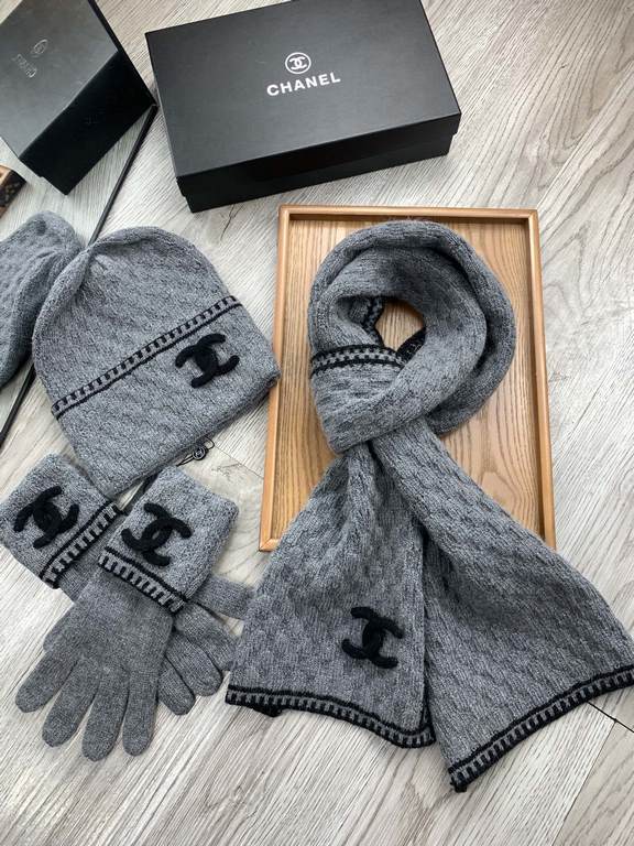 . C family. [Wool suit hat  scarf  gloves three-piece set] classic suit hat! Warm and super comfortable ~ winter Miss ageing artifacts Oh ~ this winter you are missing such a set of suit hat la ~ and warm and stylish! Me