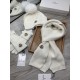 Masked mouth. [Three-piece wool suit fox hair hat  scarf  gloves] classic suit hat! Warm and super comfortable ~ winter Miss ageing artifacts Oh ~ this winter you are just short of such a set of suit hat la ~ and warm an