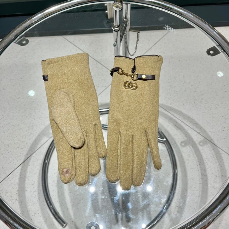 GUCCI Gucci Counter new wool touch screen gloves, haute couture   fashion gloves, fall and winter warm padded lining, celebrity must-have fashion gloves,  on the hands of ultra-comfortable soft and versatile! average siz