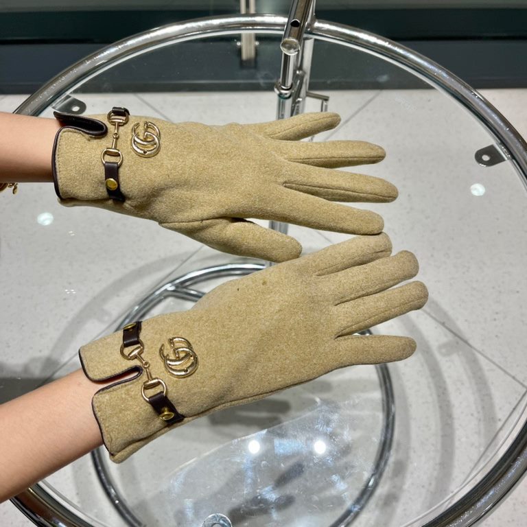 GUCCI Gucci Counter new wool touch screen gloves, haute couture   fashion gloves, fall and winter warm padded lining, celebrity must-have fashion gloves,  on the hands of ultra-comfortable soft and versatile! average siz