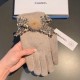 .Chanel Chanel counter new wool gloves, fashion gloves, fall and winter warm padded lining, super whine bow  , on the hand super comfortable and soft, versatile! With box   even size