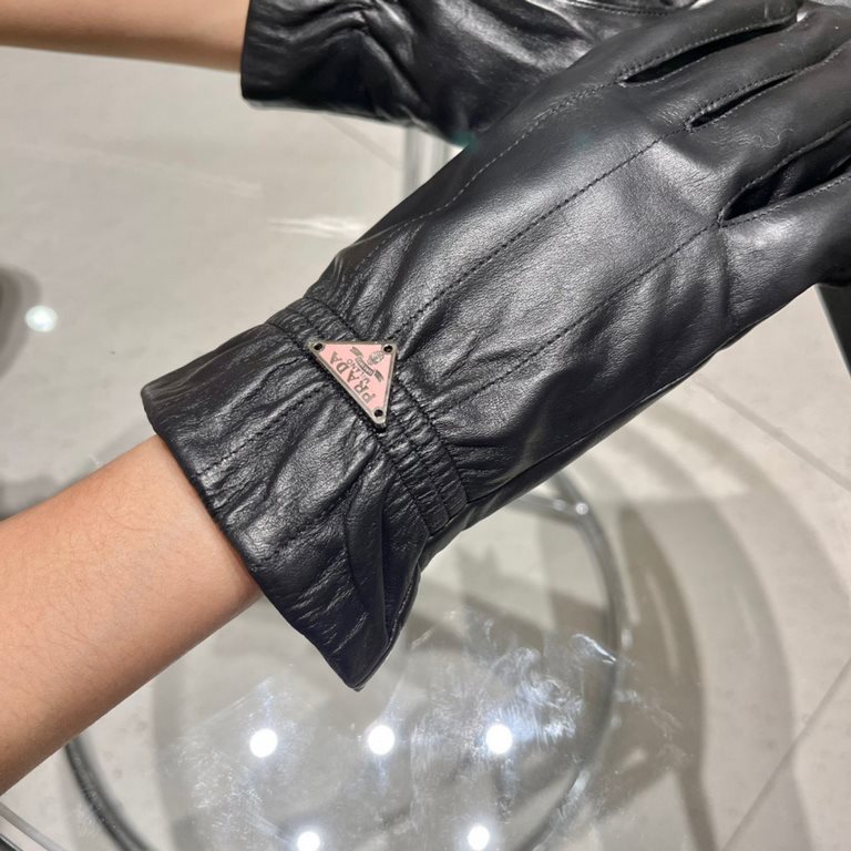 2022 new exclusive first  touch screen gloves Prada   edge gloves [original quality] official website synchronization ladies new high-grade sheepskin gloves    goddesses preferred can not be missed      hundred percent s