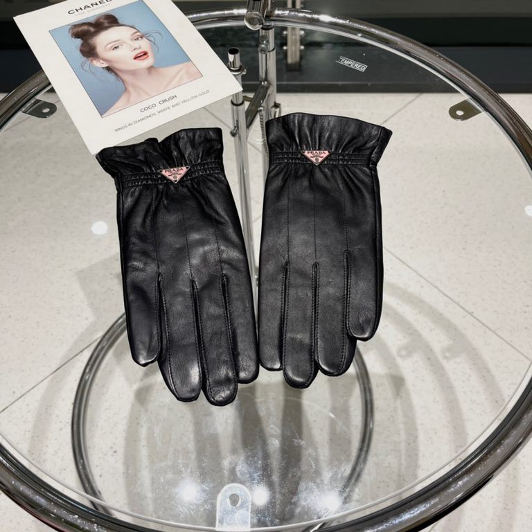 2022 new exclusive first  touch screen gloves Prada   edge gloves [original quality] official website synchronization ladies new high-grade sheepskin gloves    goddesses preferred can not be missed      hundred percent s