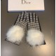 with packagingDior Dior counter new large fox fur ball   wool gloves   fashion gloves, fall and winter warm must-have, padded lining, thousand bird check   on the hand super comfortable and soft,   versatile! average siz