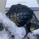 with packagingChanel Chanel 2022 Lace Double C Autumn and Winter Lazy Rabbit Fur Sheepskin Gloves   mobile touch screen, worth comparing     the same paragraph different quality, kill the market poor product, imported fi