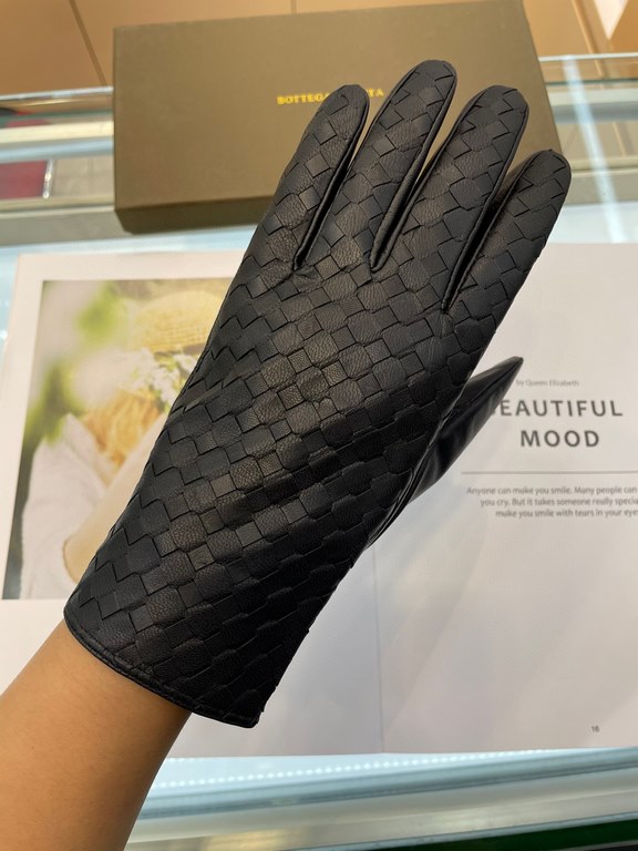 Pictures (men's)   touch screen gloves BV couple models   [original quality] 100% selection of imported sheepskin Leather fine and soft Recognition of imported sheepskin has a feel    cashmere lining to keep warm better 