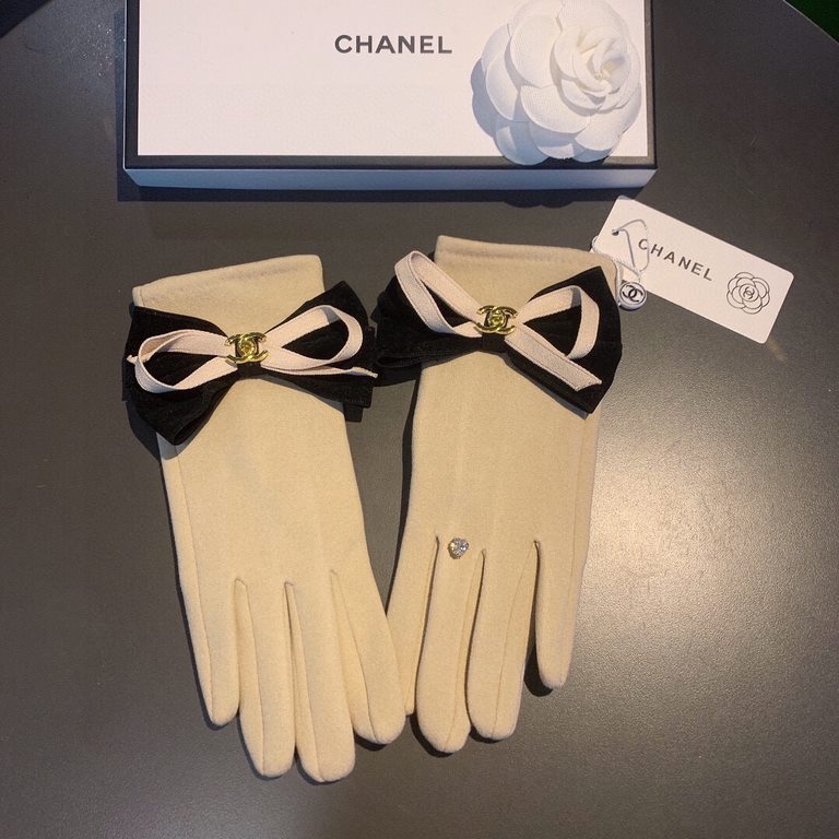 2022 new Chanel Chanel counter new wool gloves, fashion gloves, fall and winter warm padded lining, on the hand super comfortable and soft, versatile! Matching box   even size