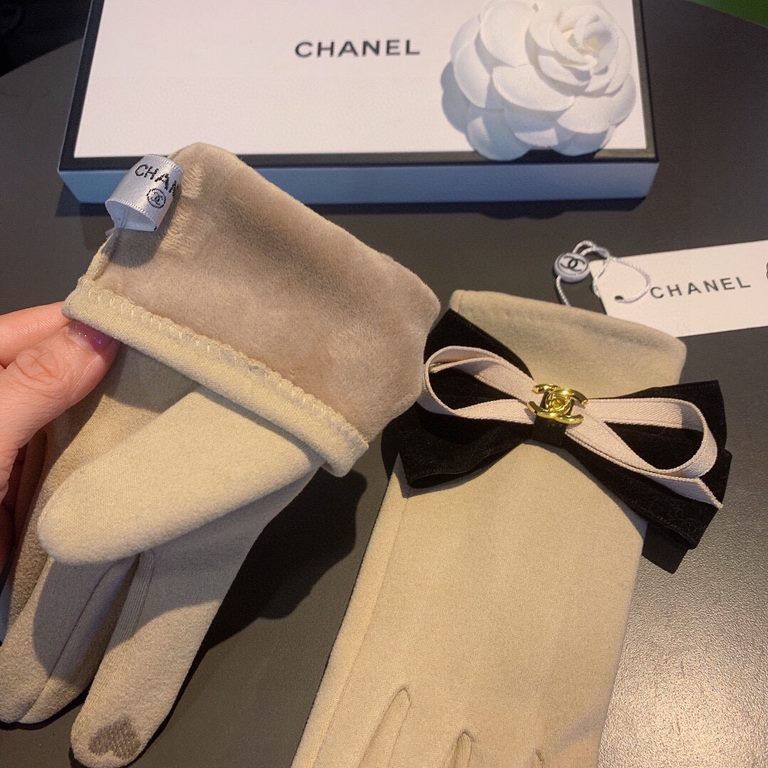 2022 new Chanel Chanel counter new wool gloves, fashion gloves, fall and winter warm padded lining, on the hand super comfortable and soft, versatile! Matching box   even size