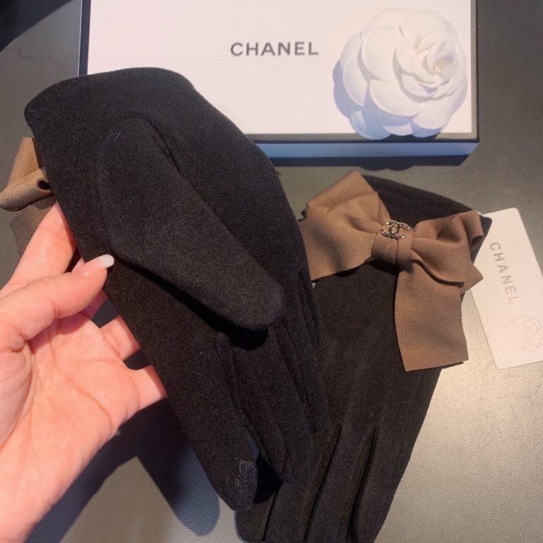 2022 new Chanel Chanel counter new wool gloves, fashion gloves, fall and winter warm padded lining, on the hand super comfortable and soft, versatile! With box   average size