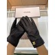 Chanel hot circle of friends women's leather gloves, imported from Ethiopia touch screen sheepskin, simple and generous static surface style add small LOGO buckle, super soft padded lining wear comfortable