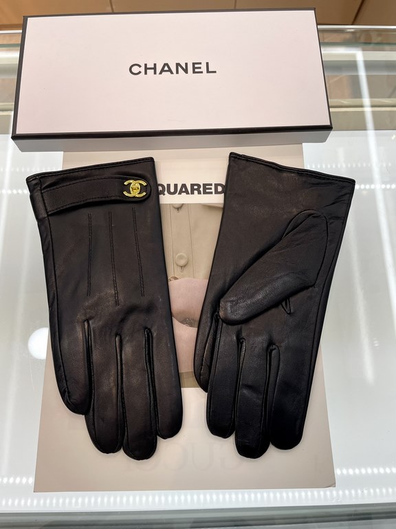 Chanel hot circle of friends women's leather gloves, imported from Ethiopia touch screen sheepskin, simple and generous static surface style add small LOGO buckle, super soft padded lining wear comfortable