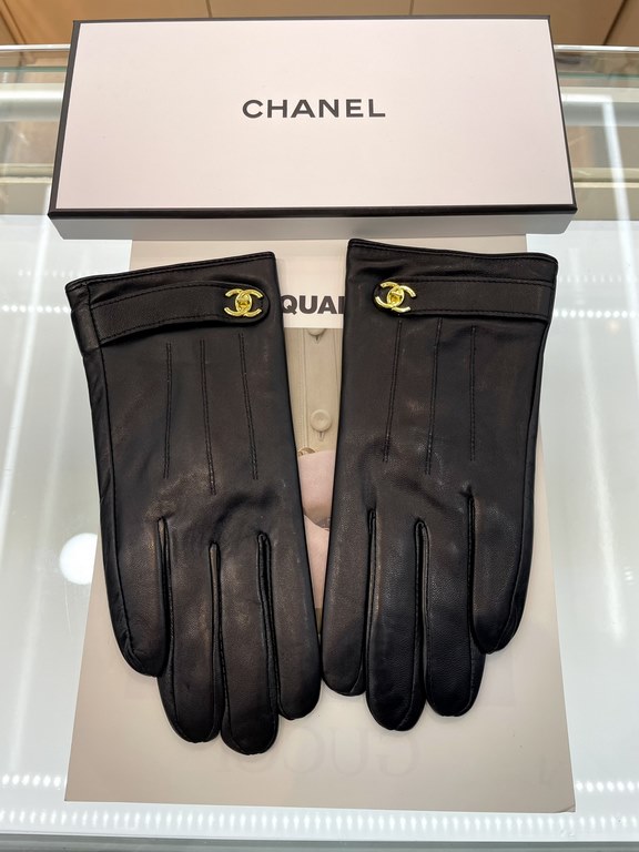 Chanel hot circle of friends women's leather gloves, imported from Ethiopia touch screen sheepskin, simple and generous static surface style add small LOGO buckle, super soft padded lining wear comfortable