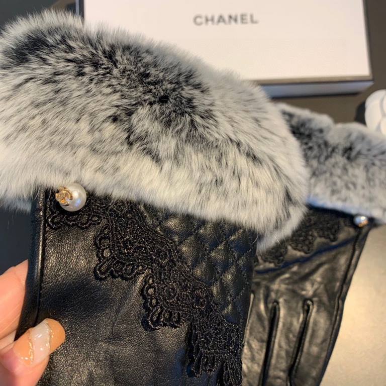 with packagingChanel Chanel 2022 fall and winter lazy rabbit hair sheepskin gloves   cell phone touch screen, worth comparing     the same paragraph of different quality, kill the market poor product, imported a first-cl