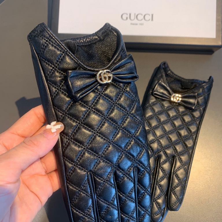 2022 new exclusive first   touch screen gloves Gucci Gucci new U mouth bow high-grade sheepskin gloves    goddesses set of the United States preferred can not be missed    100% selection of imported sheepskin Leather fin