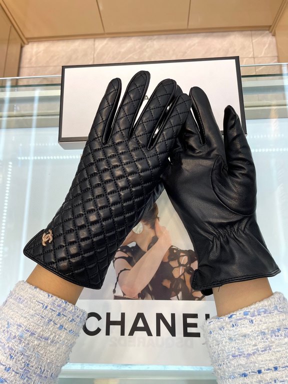 Chanel fall and winter women's gloves    imported sheepskin Leather ultra-thin soft and comfortable texture super group One size