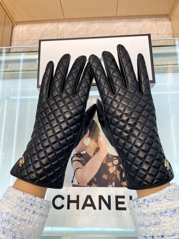 Chanel fall and winter women's gloves    imported sheepskin Leather ultra-thin soft and comfortable texture super group One size