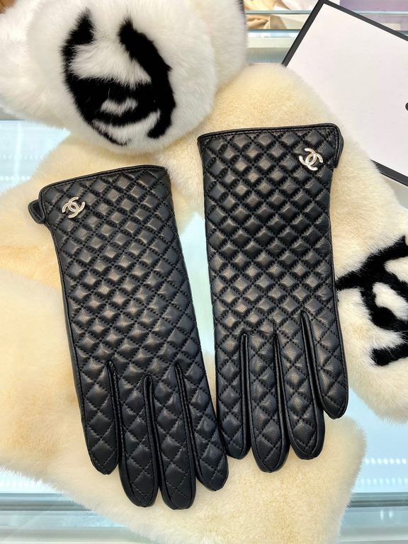 Chanel fall and winter women's gloves    imported sheepskin Leather ultra-thin soft and comfortable texture super group One size