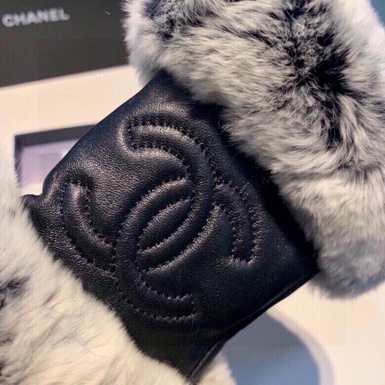 With packagingChanel Chanel 2022 fall and winter lazy rabbit hair sheep finger sheepskin gloves   worth comparing     the same paragraph of different quality, kill the market poor product, imported first-class sheepskin 