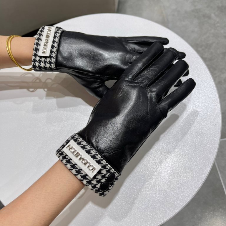 New exclusive first   touch screen gloves LV [original quality] women's new high-grade sheepskin gloves    goddess preferred can not be missed   Imported sheepskin The leather is soft and delicate recognized imported she