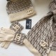 Three-piece wool suit hat  scarf  gloves] classic suit hat! Warm and super comfortable ~ winter Miss ageing artifacts Oh ~ this winter you are missing such a set of suit hat la ~ and warm and stylish! Men's and women's u