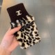 Chanel ~ Chanel's latest suede leopard print half-finger models fashion gloves women's taste ultra-comfortable recommended models     average size three colors to choose from beige and white