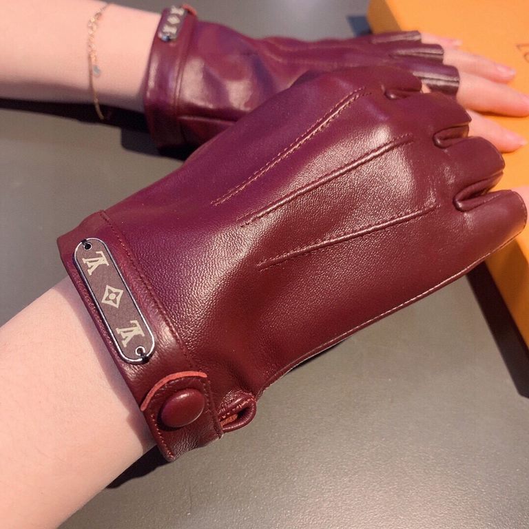 2022 LV new short gloves, fashion biker   gloves, fall and winter new cloth lining, fashion   on the hand super comfortable soft and versatile! Set beauty goddess must-have   with box   yardage ML