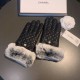 .Chanel Chanel 2022 fall and winter lazy rabbit hair messy embroidery   Sheepskin gloves   mobile touch screen, worth comparing    the same paragraph of different qualities, kill the market poor products, imported first-