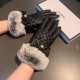 .Chanel Chanel 2022 fall and winter lazy rabbit hair messy embroidery   Sheepskin gloves   mobile touch screen, worth comparing    the same paragraph of different qualities, kill the market poor products, imported first-