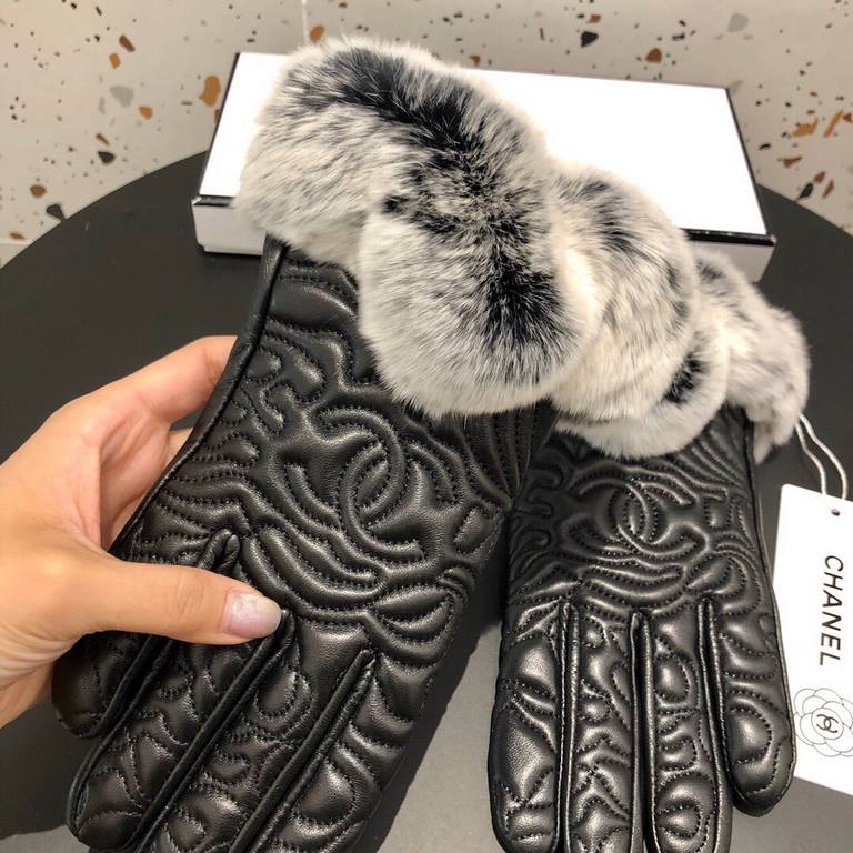 With a full set of packaging Chanel Chanel 2021 fall and winter lazy rabbit hair   embroidery double C sheepskin gloves   cell phone touch screen, worth comparing    the same paragraph of different qualities, kill the ma