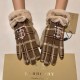 P with packaging, Burberry BURBERRY counter new wool touch screen gloves fashion gloves, fall and winter warm padded lining, classic plaid, super comfortable and soft on the hand, versatile average code