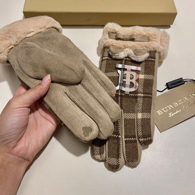 P with packaging, Burberry BURBERRY counter new wool touch screen gloves fashion gloves, fall and winter warm padded lining, classic plaid, super comfortable and soft on the hand, versatile average code