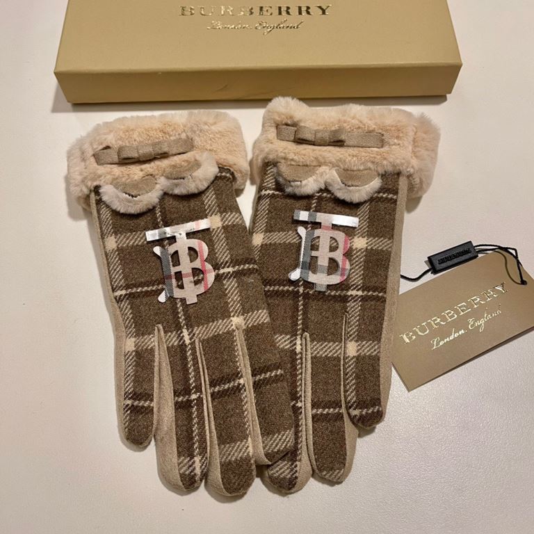 P with packaging, Burberry BURBERRY counter new wool touch screen gloves fashion gloves, fall and winter warm padded lining, classic plaid, super comfortable and soft on the hand, versatile average code