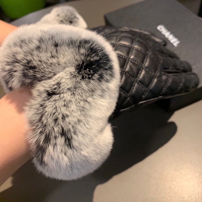 Chanel Chanel 2022 fall and winter lazy rabbit hair sheepskin gloves   cell phone touch screen, worth comparing     the same paragraph of different qualities, kill the market poor products, imported first-class sheepskin