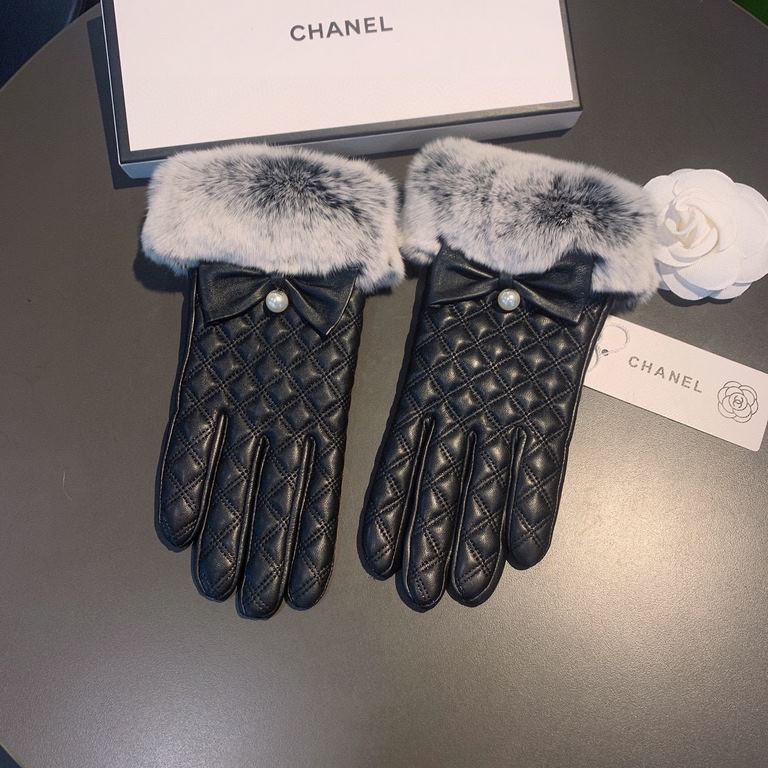 .Chanel Chanel 2022 fall and winter lazy rabbit hair messy embroidery   Sheepskin gloves   mobile touch screen, worth comparing    the same paragraph of different qualities, kill the market poor products, imported first-