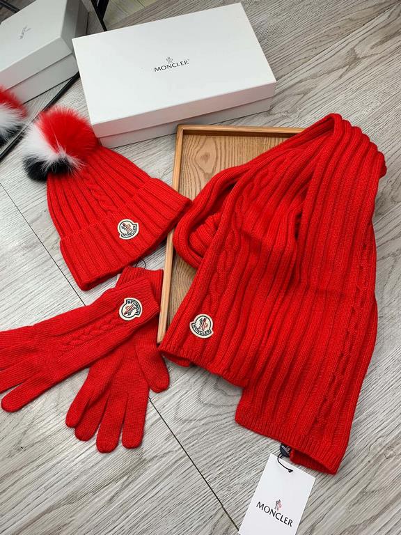 Monmouth. [Three-piece wool suit fox hair hat  scarf  gloves] classic set hat! Warm and super comfortable ~ winter miss ageing artifacts Oh ~ this winter you are just short of such a set of suit hat la ~ and warm and sty