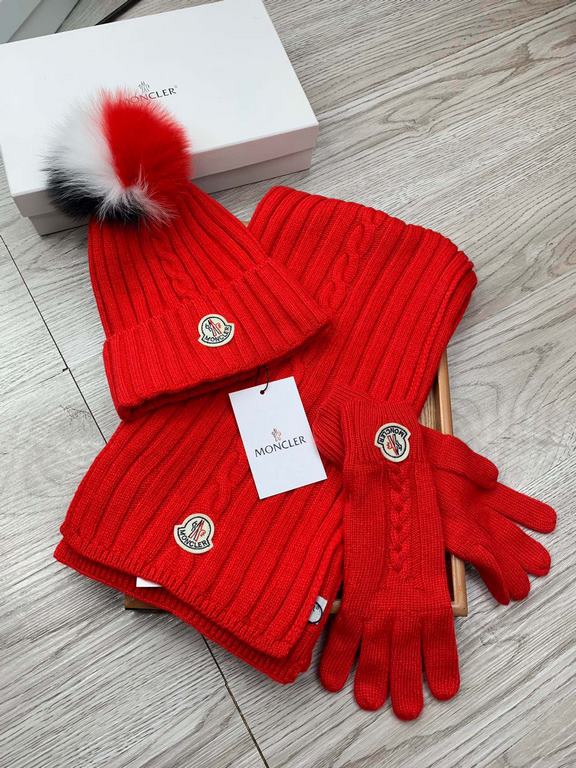 Monmouth. [Three-piece wool suit fox hair hat  scarf  gloves] classic set hat! Warm and super comfortable ~ winter miss ageing artifacts Oh ~ this winter you are just short of such a set of suit hat la ~ and warm and sty