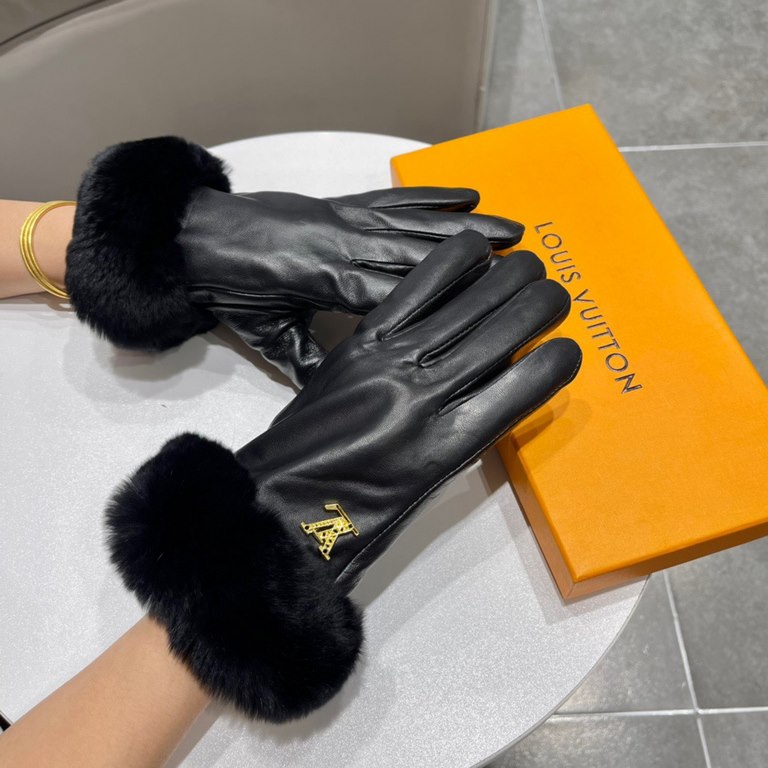 Louis Vuitton LV2022 fall and winter lazy rabbit hair sheepskin embroidered gloves   mobile touch screen, worth comparing     the same paragraph different quality, kill the market poor product, imported a first-class she