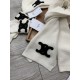 Celine. [Three-piece wool suit fox hair hat  scarf  gloves] classic suit hat! Warm and super comfortable ~ winter Miss ageing artifacts Oh ~ this winter you are missing such a set of suit hat la ~ and warm and stylish! M