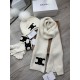 Celine. [Three-piece wool suit fox hair hat  scarf  gloves] classic suit hat! Warm and super comfortable ~ winter Miss ageing artifacts Oh ~ this winter you are missing such a set of suit hat la ~ and warm and stylish! M